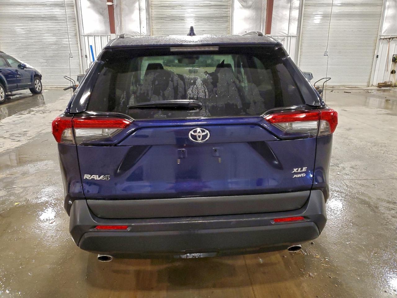 2025 TOYOTA RAV4 XLE PREMIUM photo 6