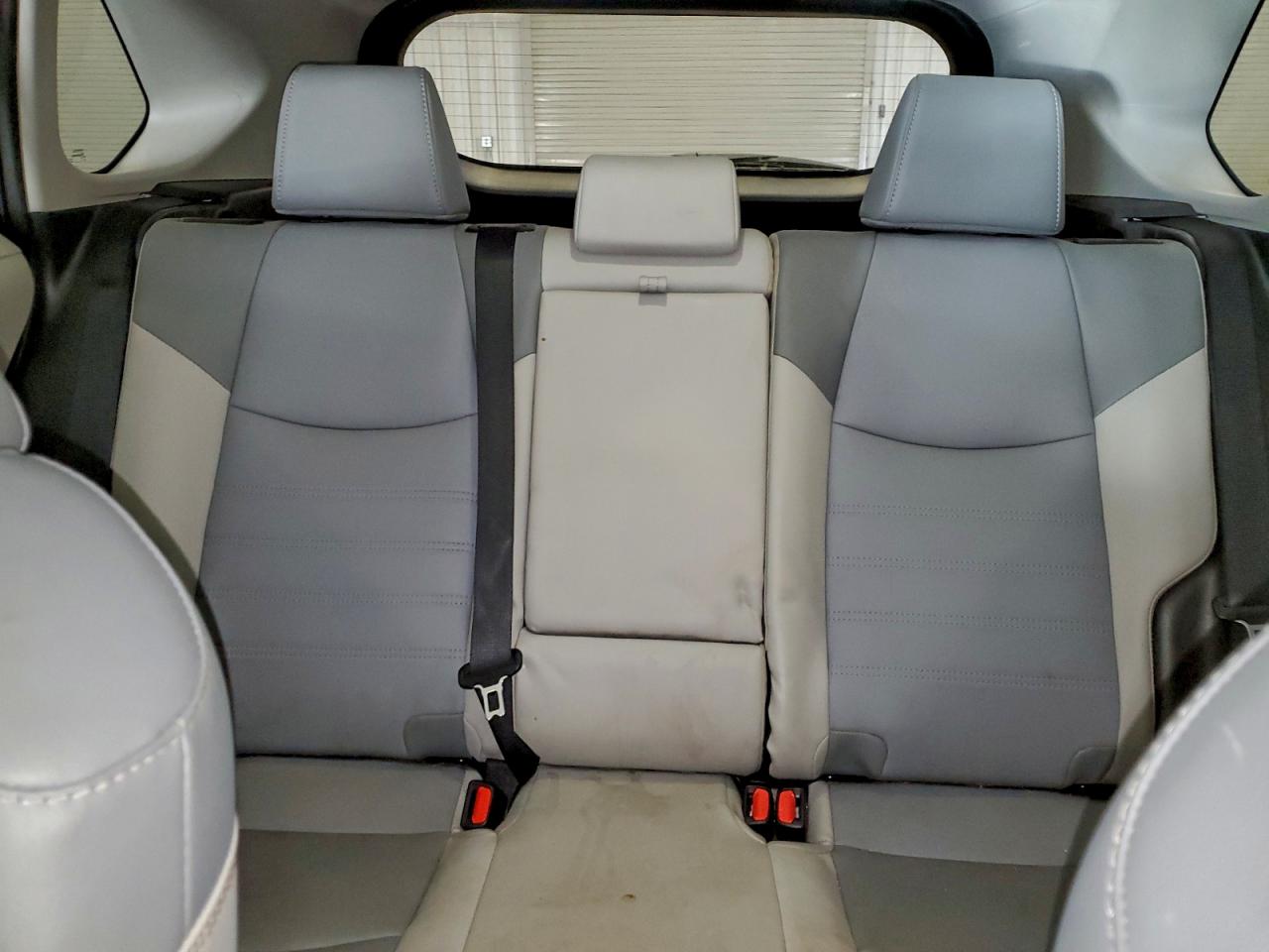 2025 TOYOTA RAV4 XLE PREMIUM photo 10