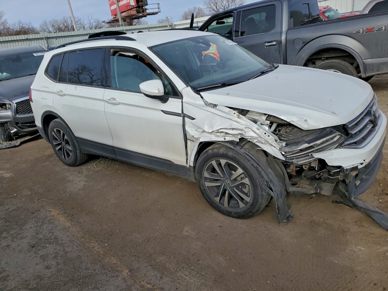 2024 VOLKSWAGEN TIGUAN S photo 10