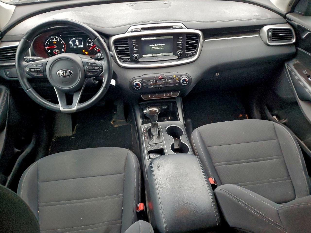 2017 KIA SORENTO LX photo 8