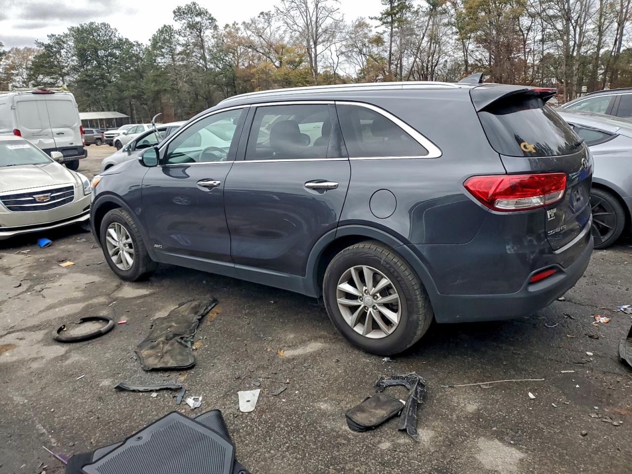 2017 KIA SORENTO LX photo 2