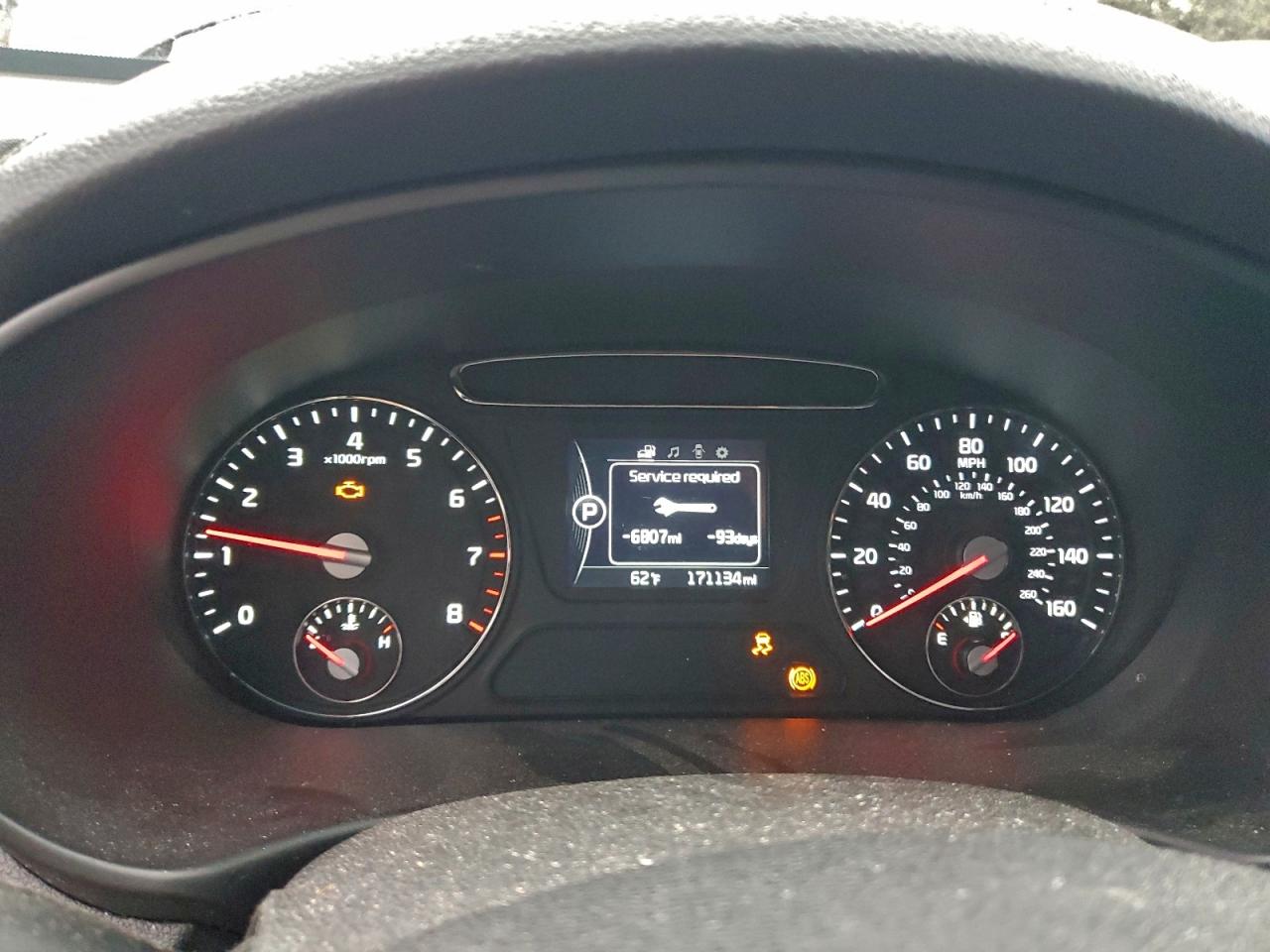 2017 KIA SORENTO LX photo 9