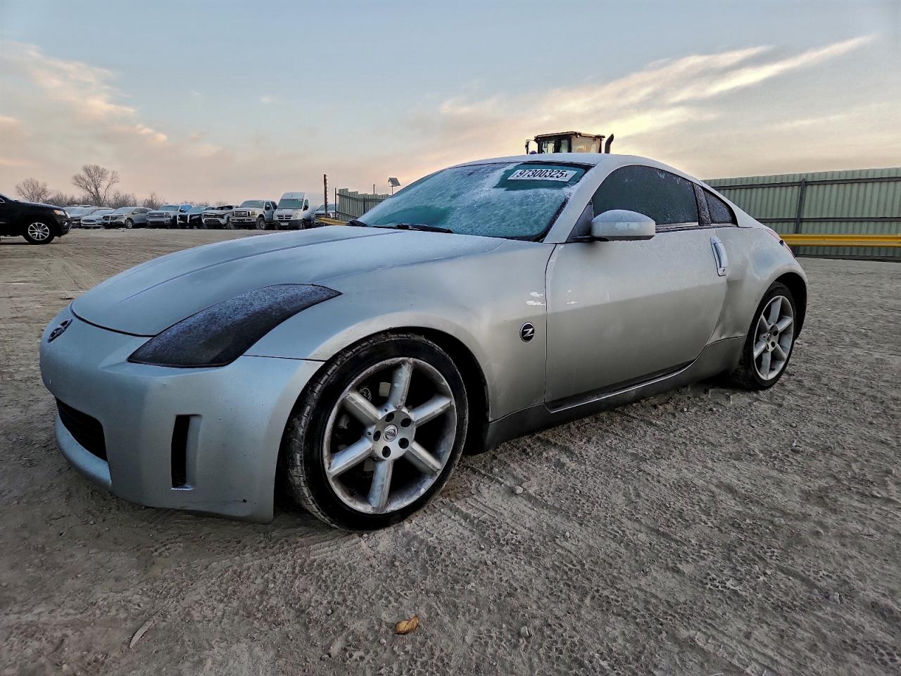 2005 NISSAN 350Z