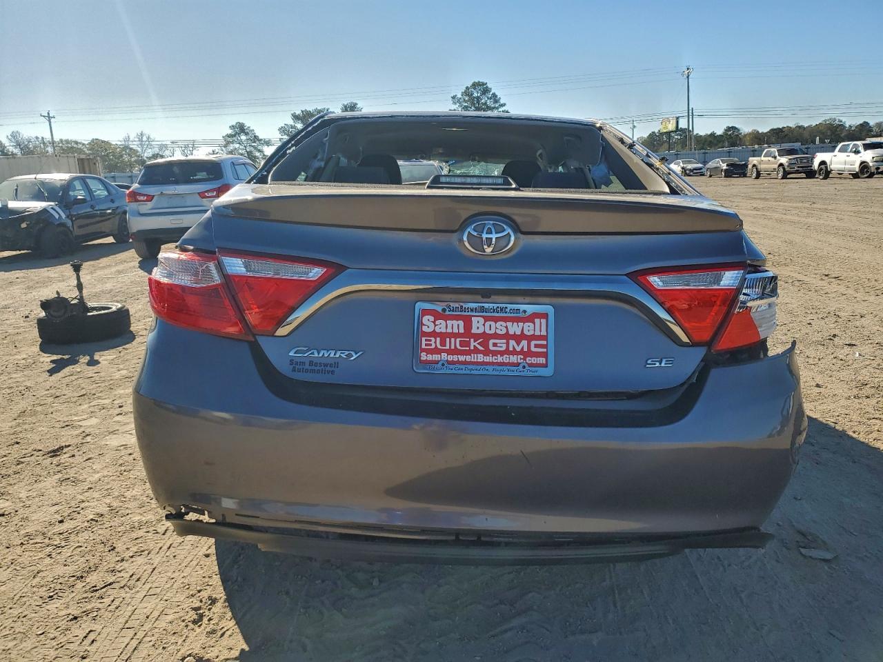 2017 TOYOTA CAMRY SE photo 6
