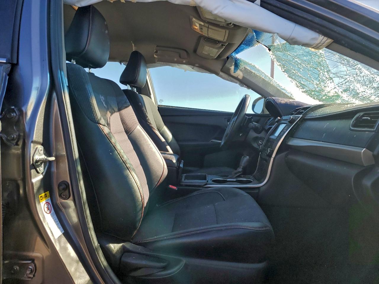 2017 TOYOTA CAMRY SE photo 7
