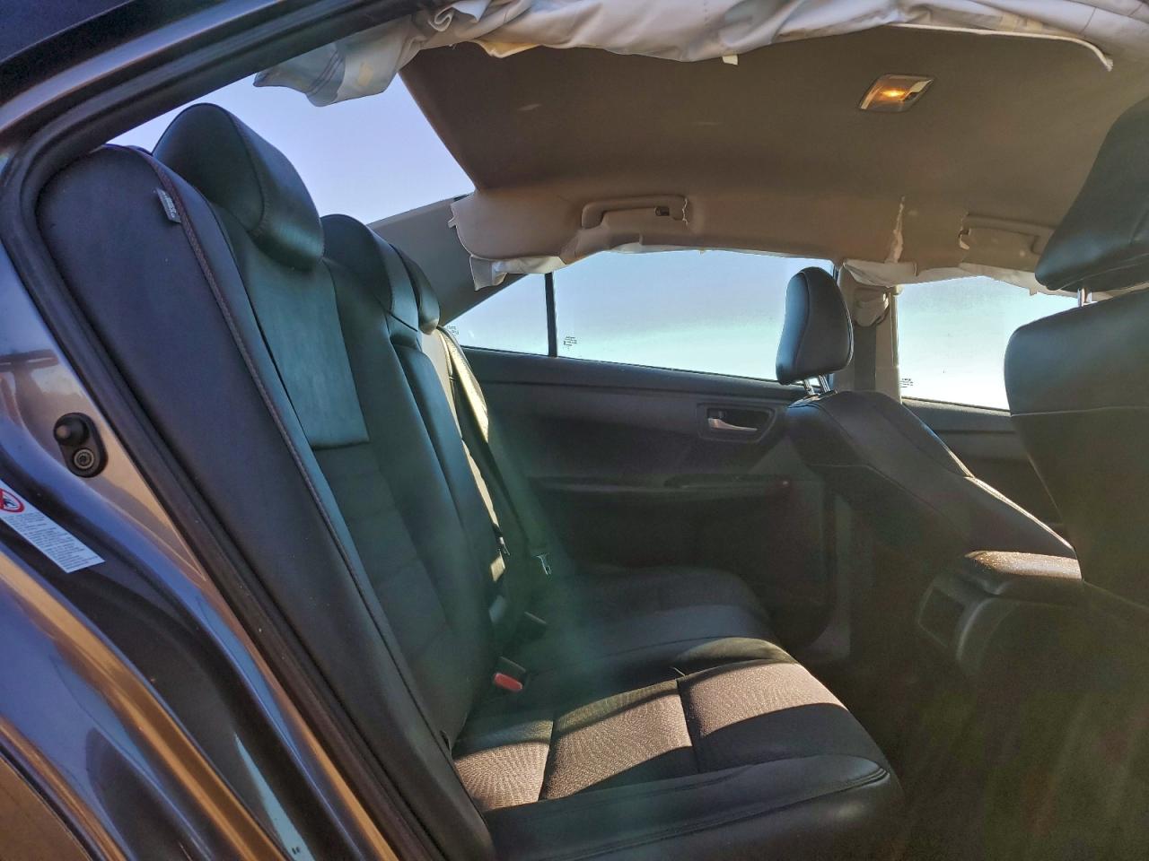 2017 TOYOTA CAMRY SE photo 10