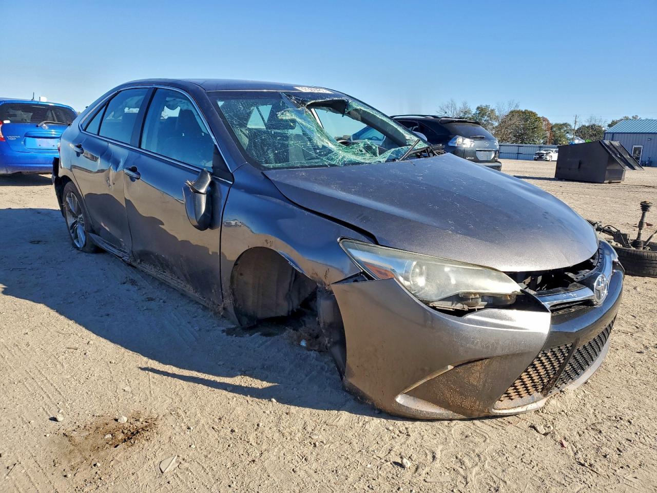 2017 TOYOTA CAMRY SE photo 4