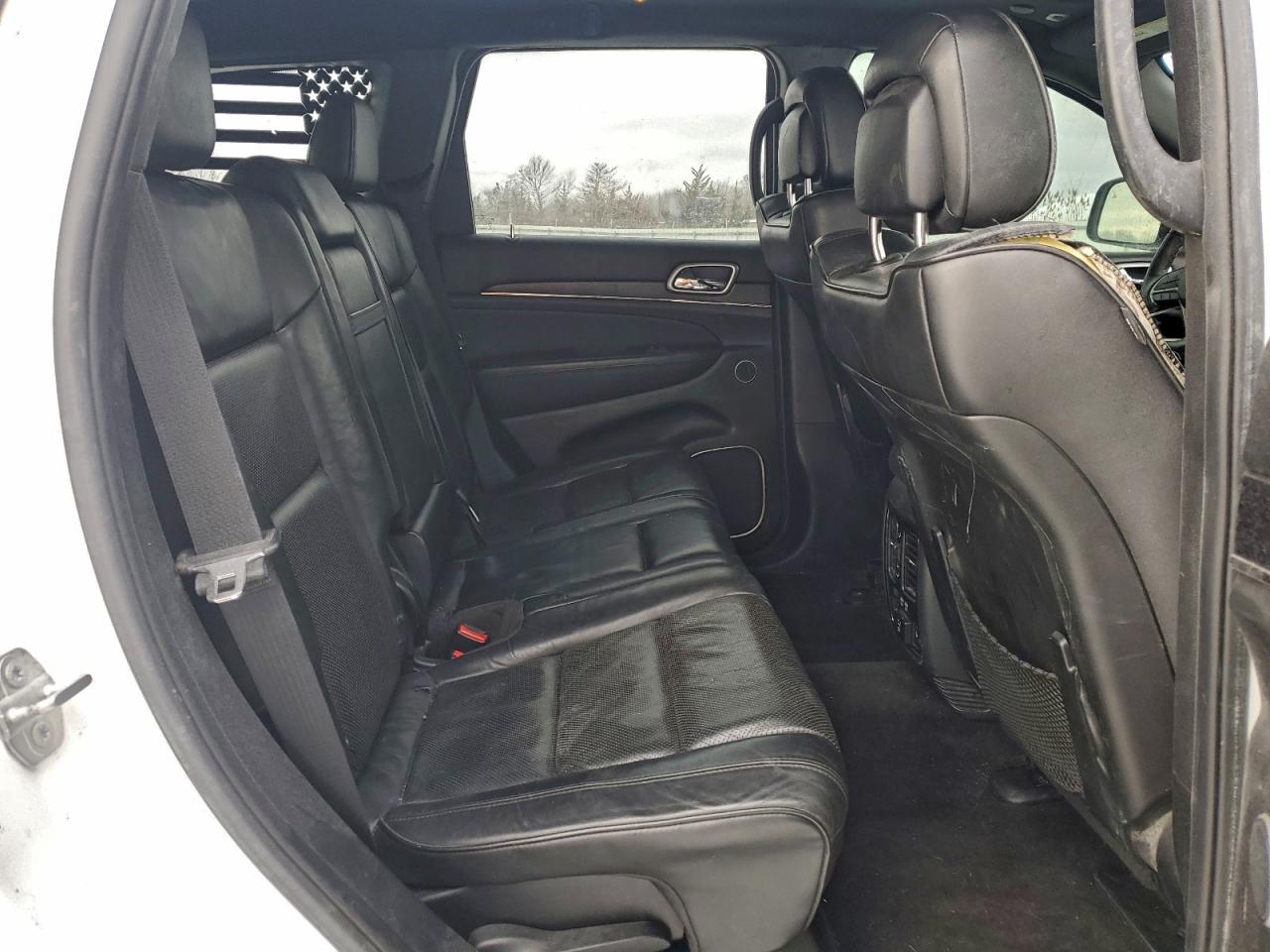 2018 JEEP GRAND CHEROKEE OVERLAND photo 11