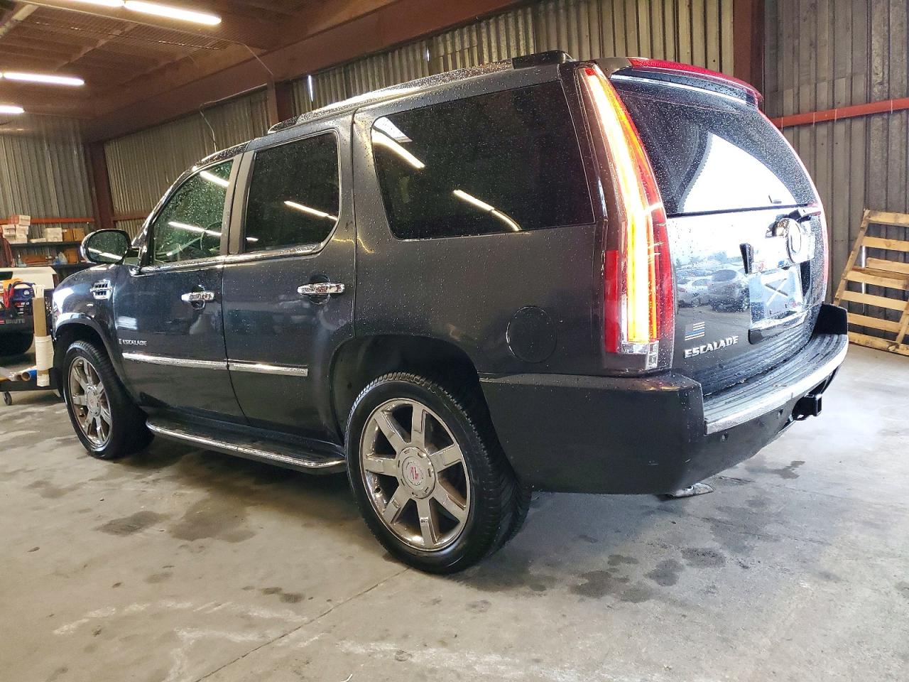 2007 CADILLAC ESCALADE LUXURY photo 4