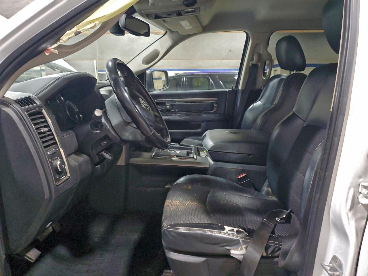 2013 RAM 1500 SPORT photo 19