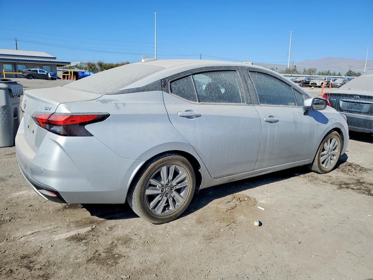 2021 NISSAN VERSA SV photo 7