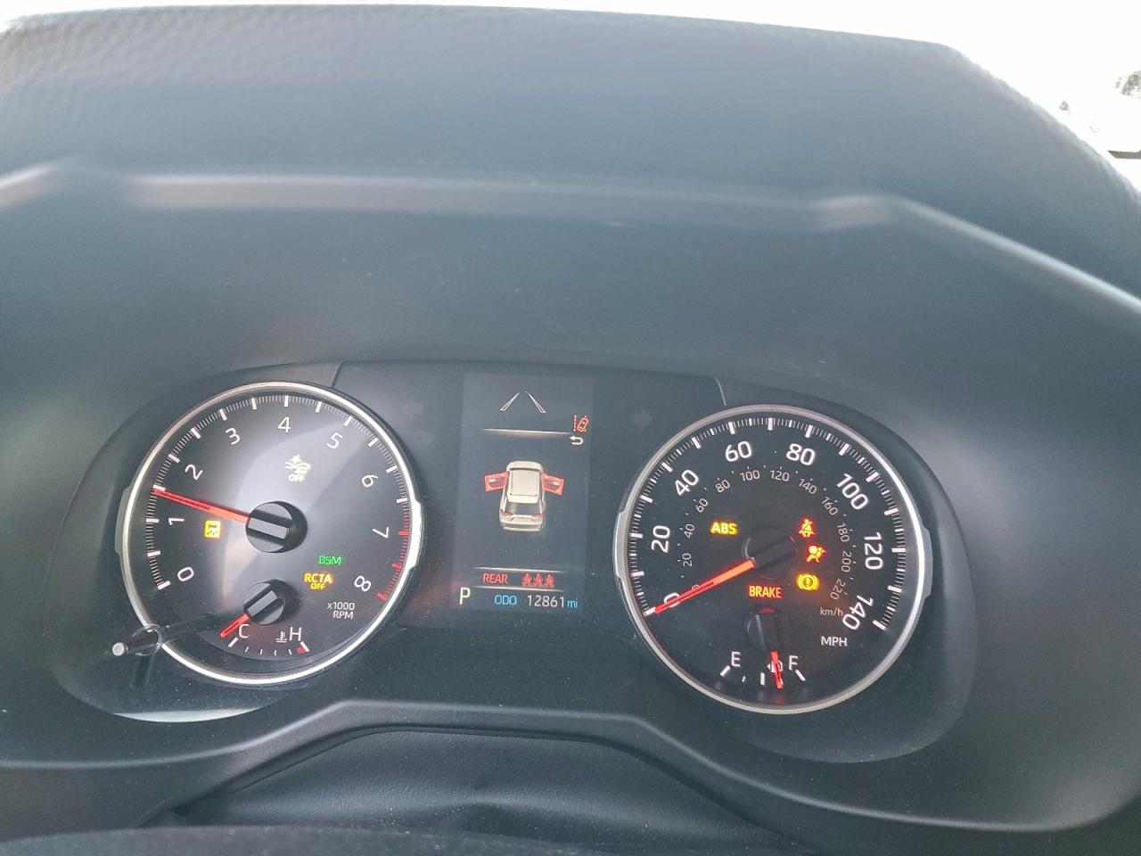 2021 TOYOTA RAV4 XLE photo 9
