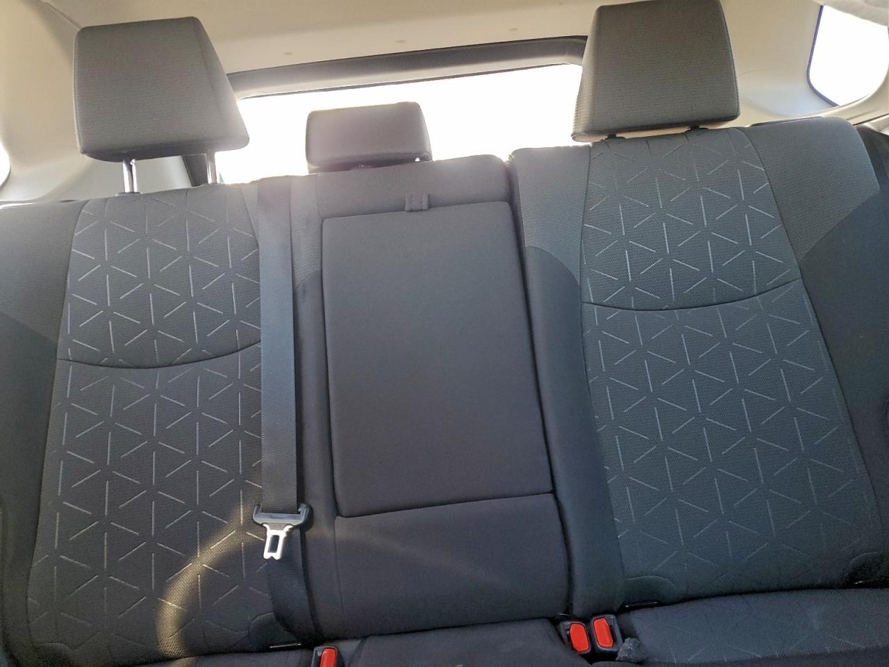 2021 TOYOTA RAV4 XLE photo 10