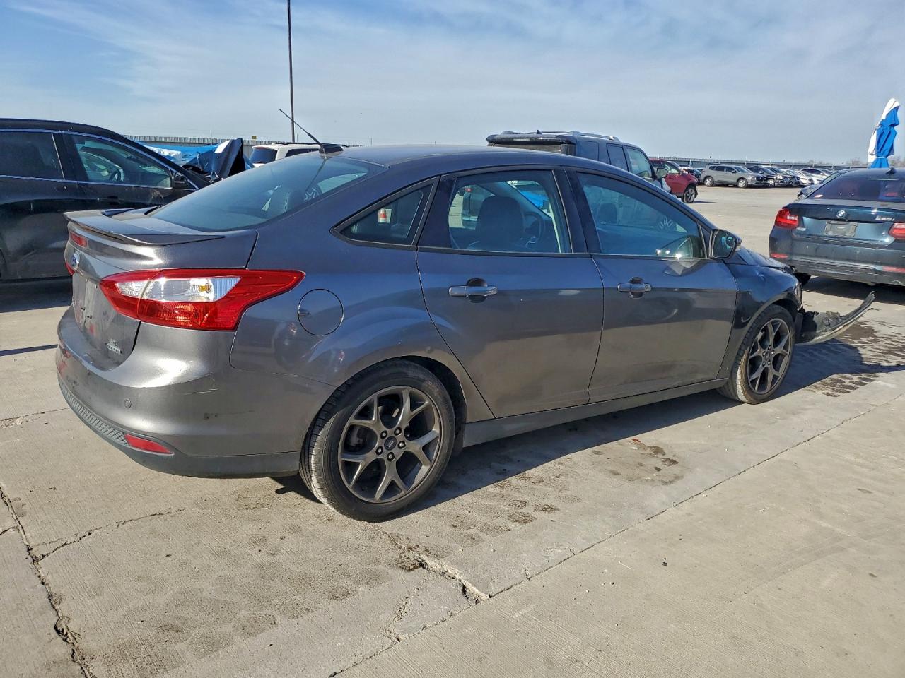 2014 FORD FOCUS SE photo 3