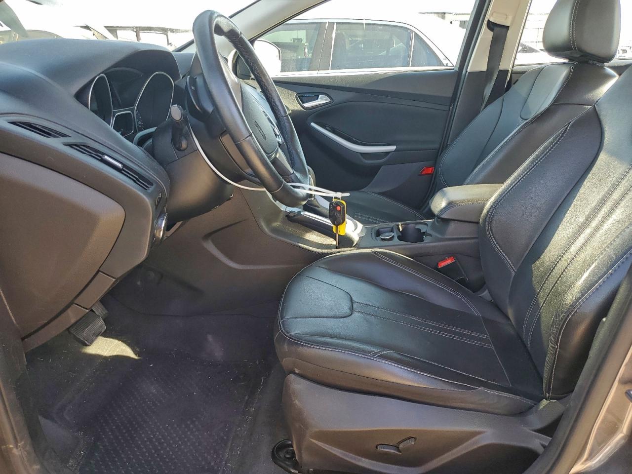 2014 FORD FOCUS SE photo 7