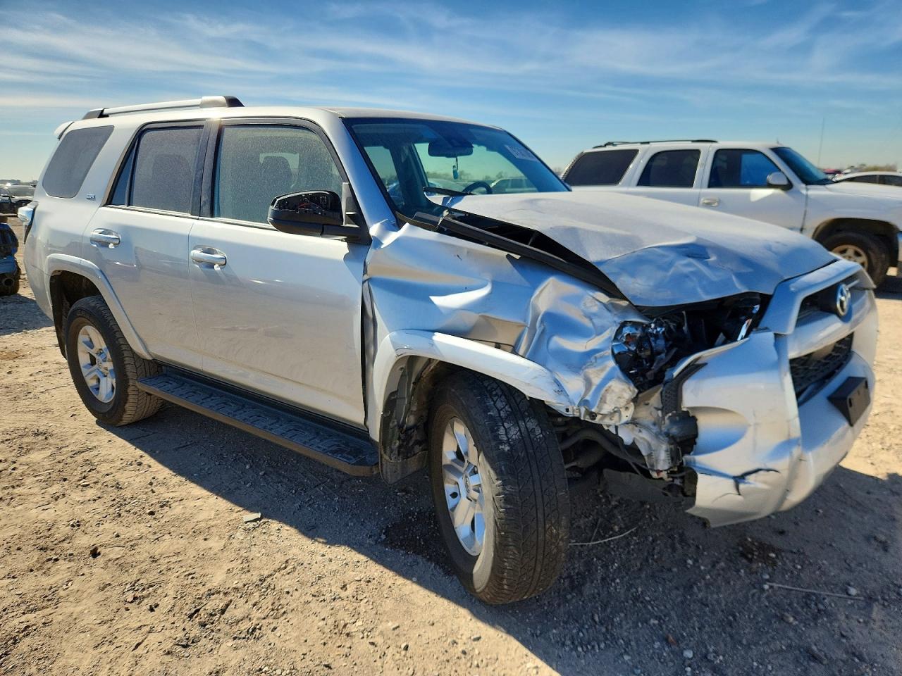 2022 TOYOTA 4RUNNER SR5/SR5 PREMIUM photo 4