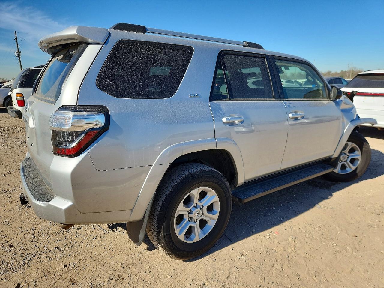 2022 TOYOTA 4RUNNER SR5/SR5 PREMIUM photo 3