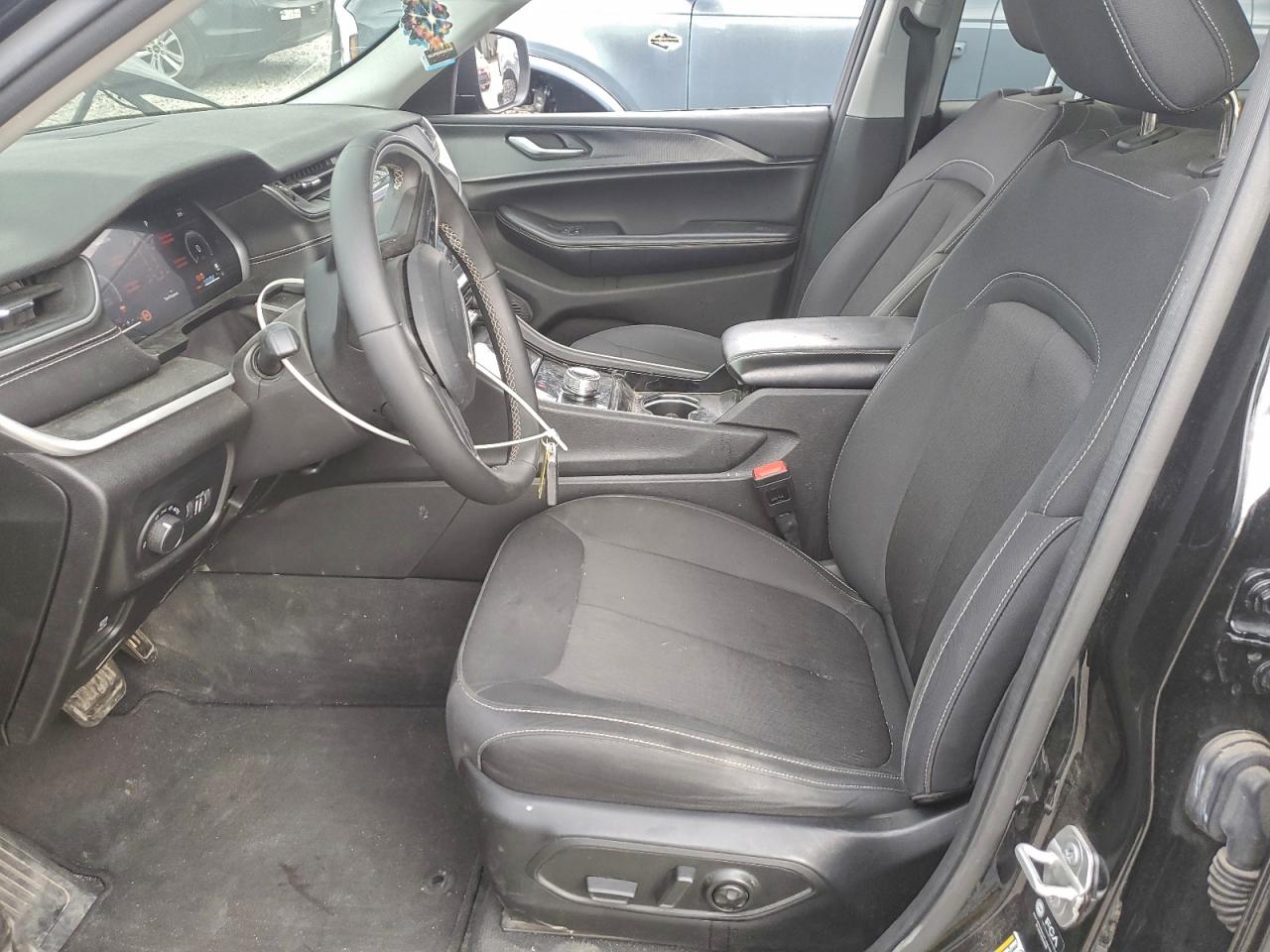 2023 JEEP GRAND CHEROKEE L LAREDO photo 19