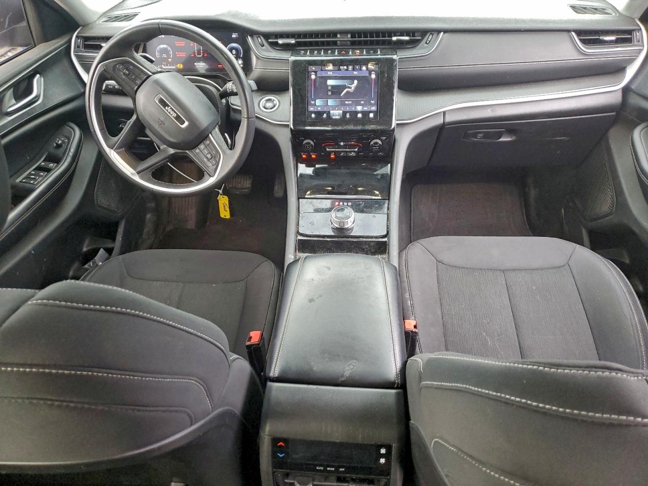 2023 JEEP GRAND CHEROKEE L LAREDO photo 22