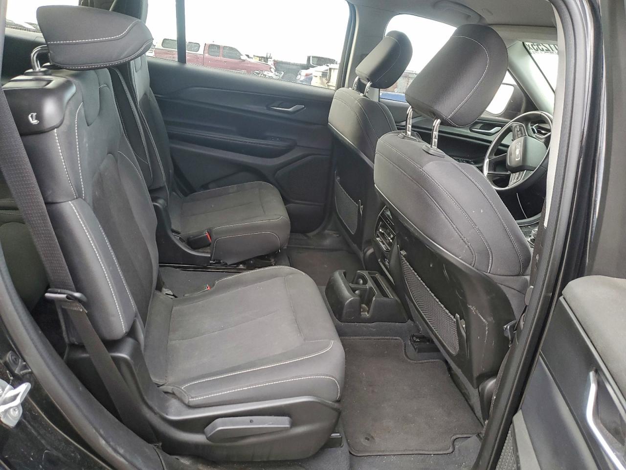 2023 JEEP GRAND CHEROKEE L LAREDO photo 31