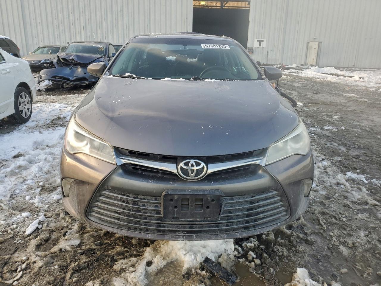 2015 TOYOTA CAMRY LE photo 5