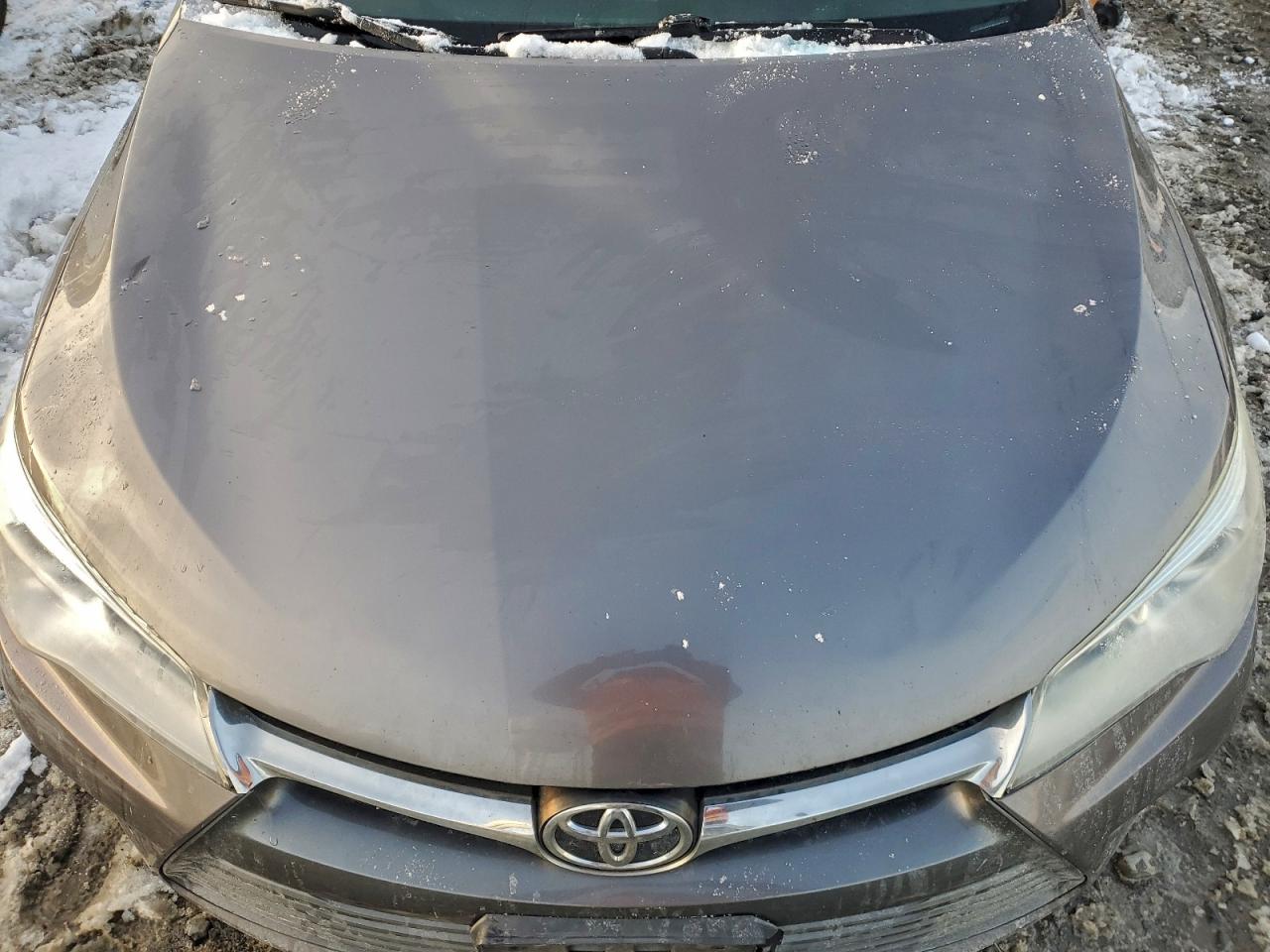 2015 TOYOTA CAMRY LE photo 11