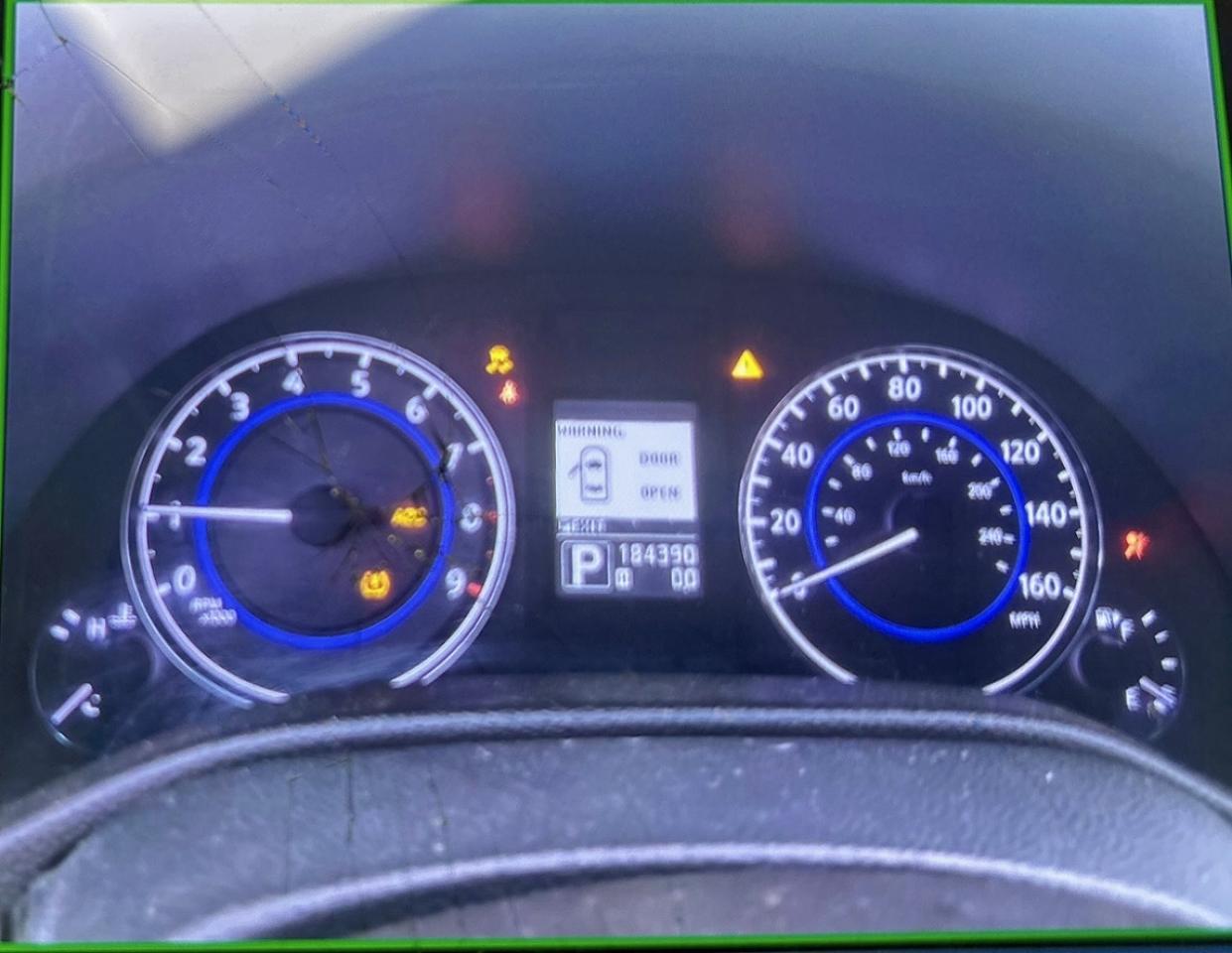 2011 INFINITI G37 BASE photo 9