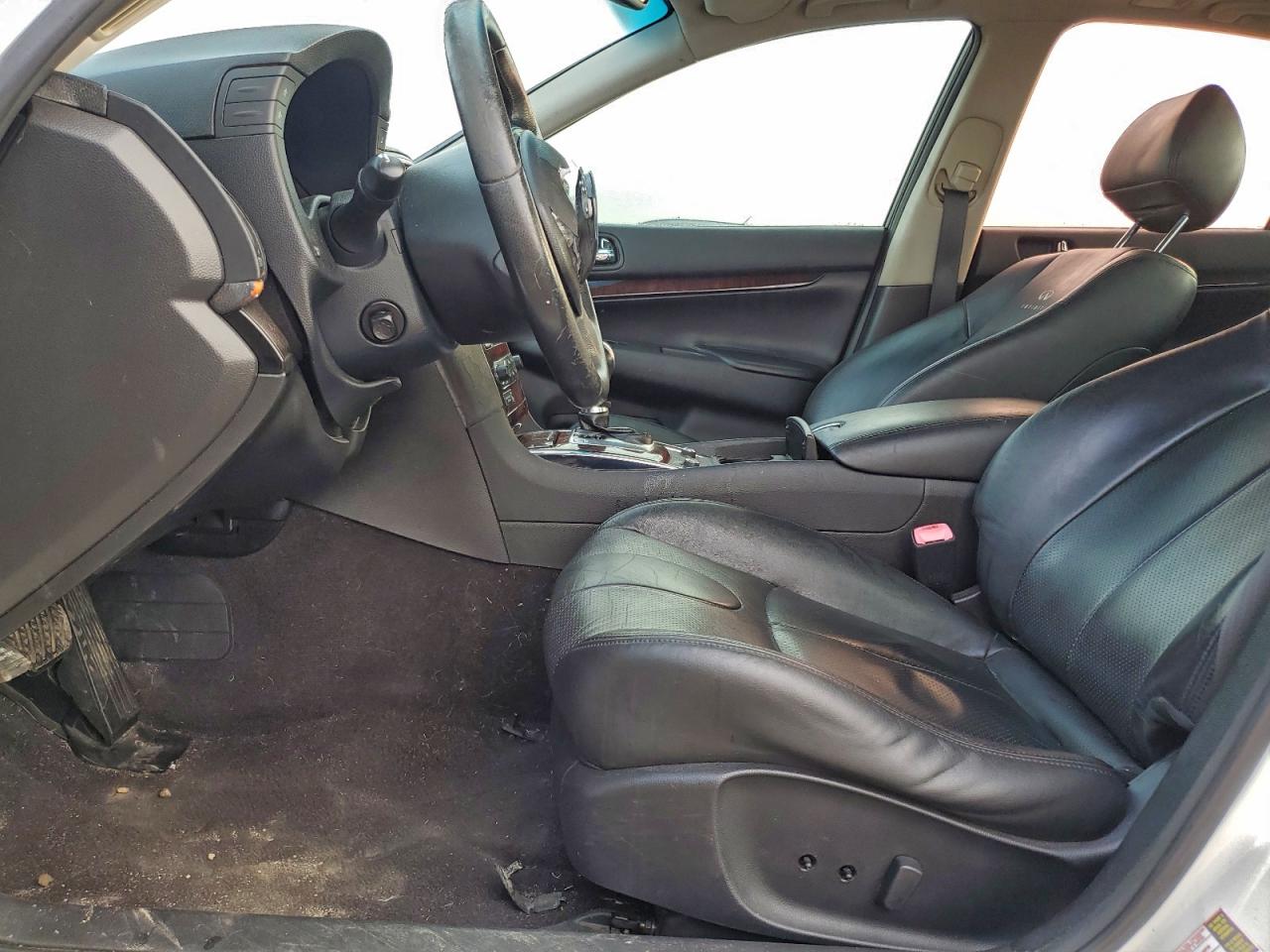 2011 INFINITI G37 BASE photo 7