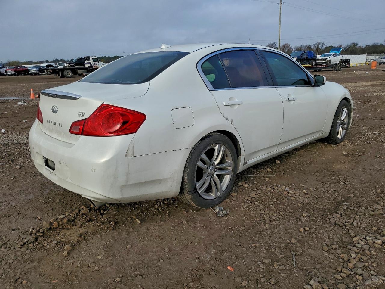 2011 INFINITI G37 BASE photo 3