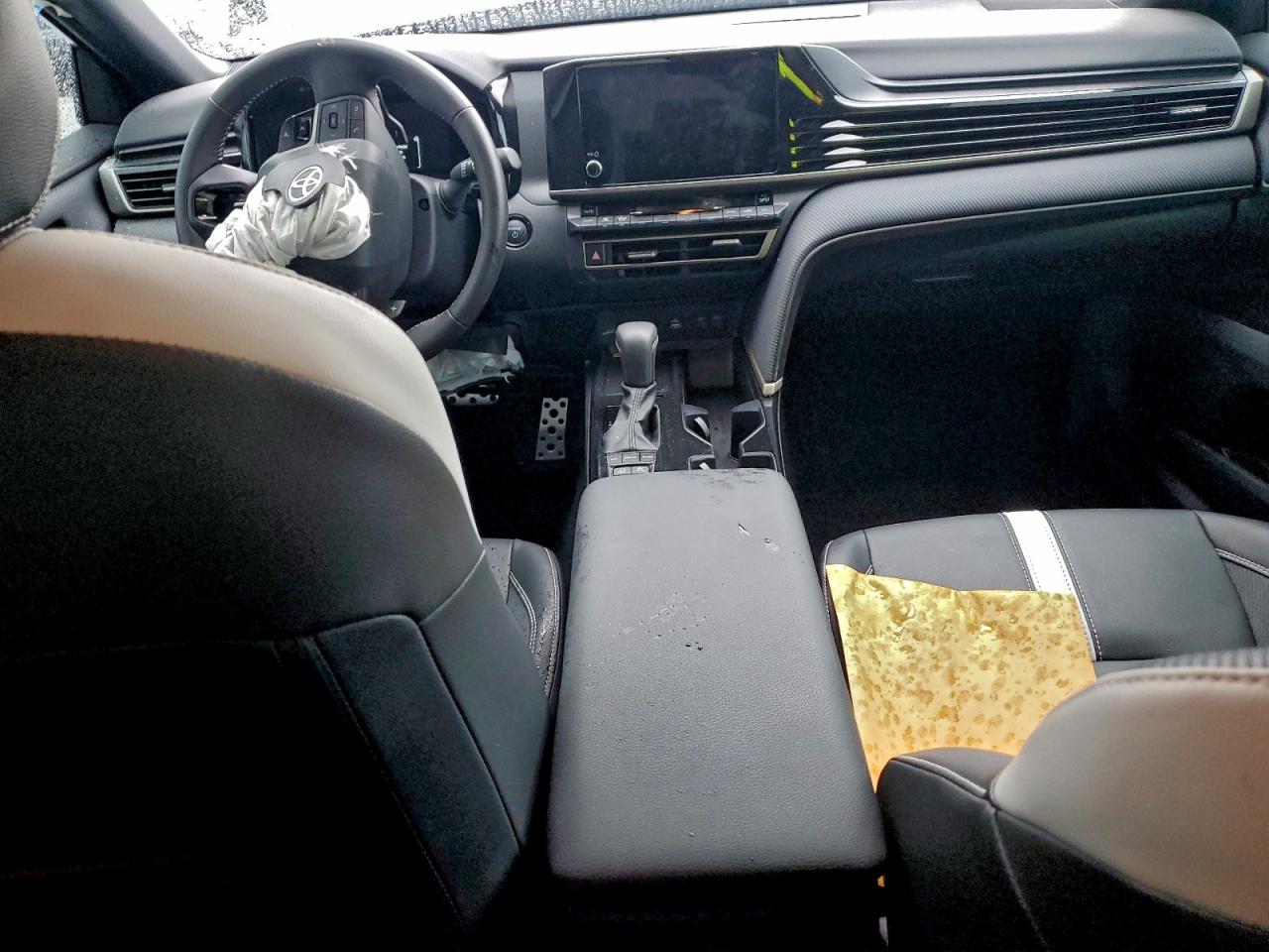 2025 TOYOTA CAMRY SE photo 8