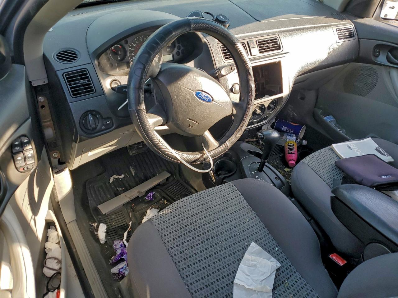 2007 FORD FOCUS ZX4 photo 8
