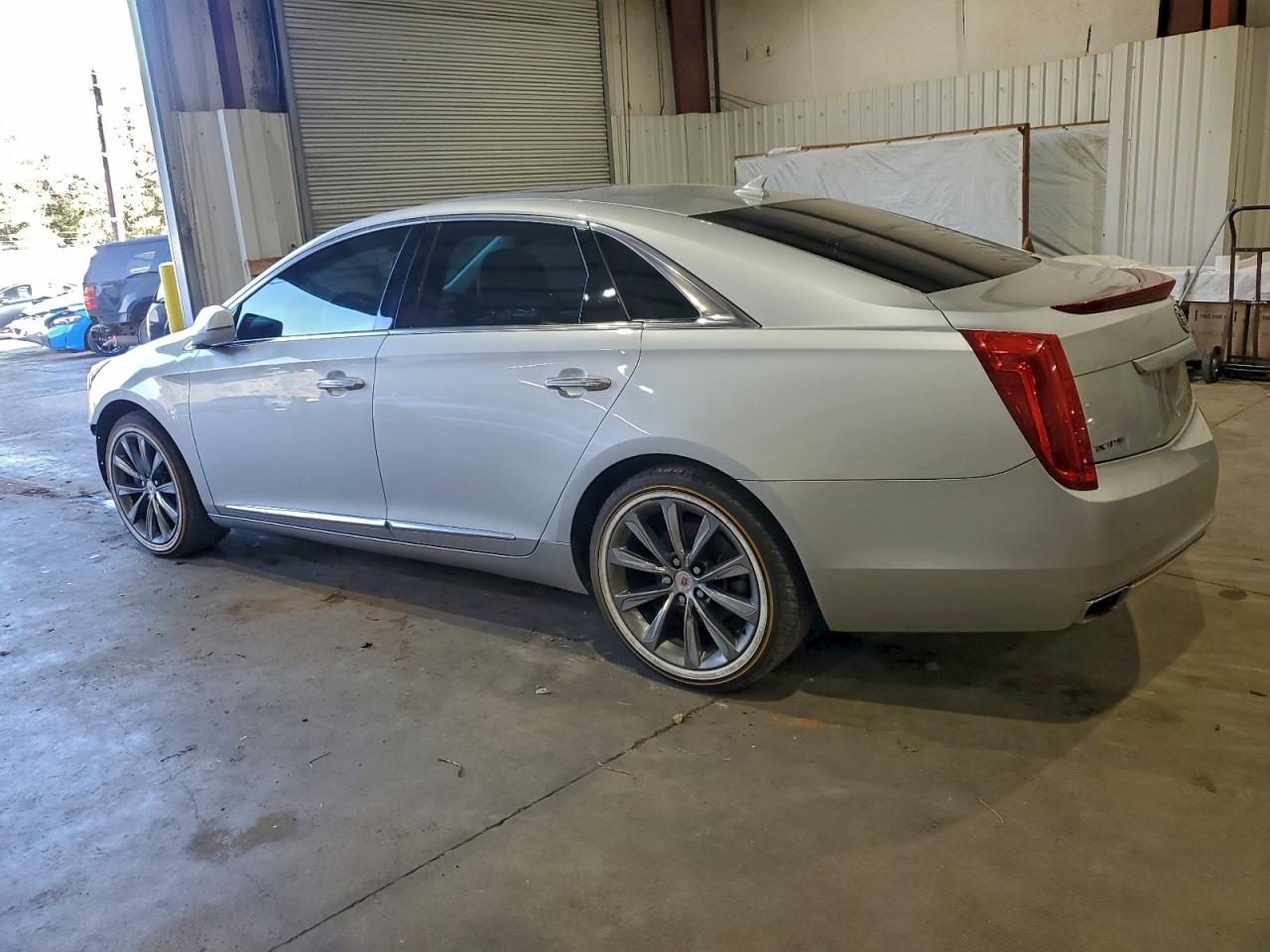 2013 CADILLAC XTS LUXURY COLLECTION photo 2