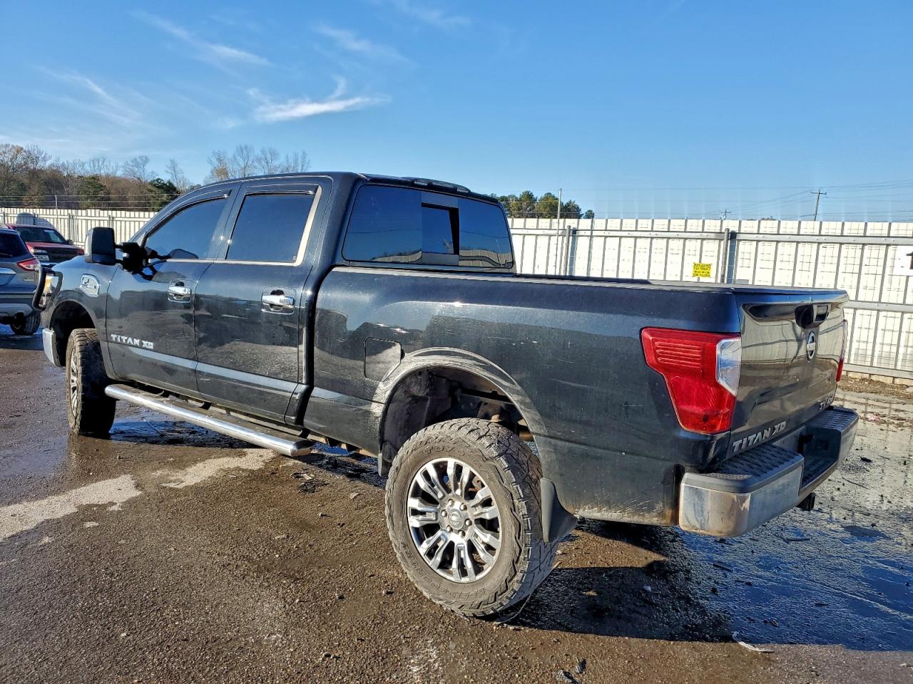 2017 NISSAN TITAN XD SV photo 3