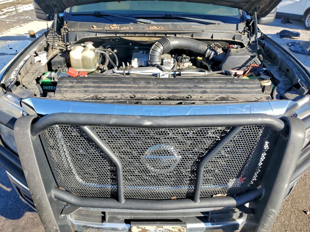 2017 NISSAN TITAN XD SV photo 21