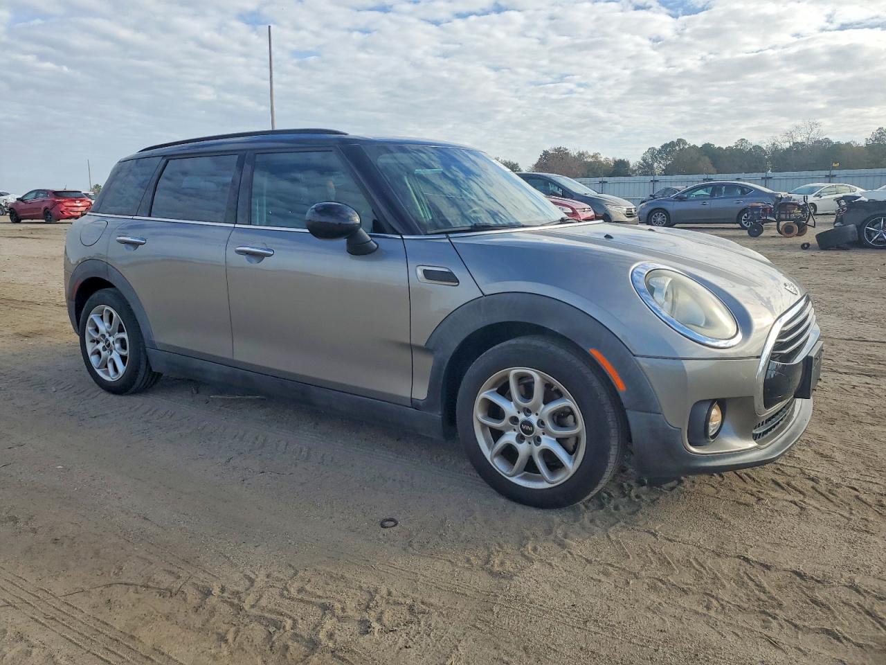 2016 MINI COOPER CLUBMAN photo 10