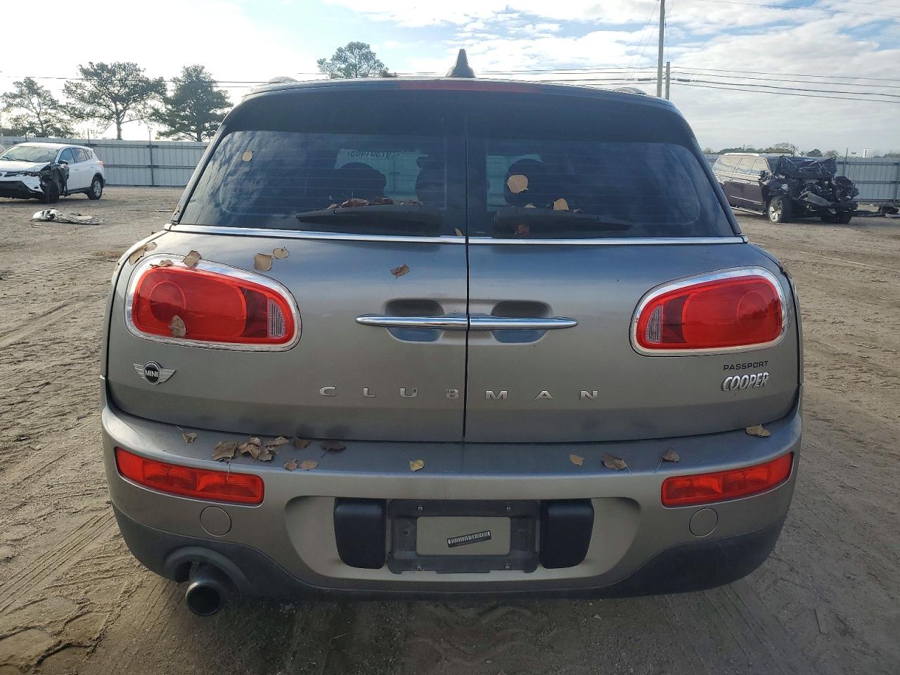 2016 MINI COOPER CLUBMAN photo 16