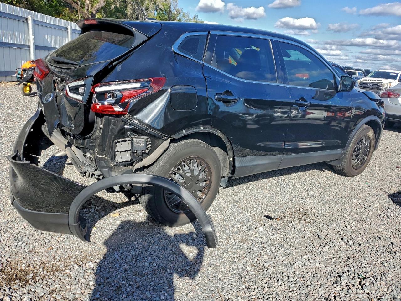 2020 NISSAN ROGUE SPORT S photo 3