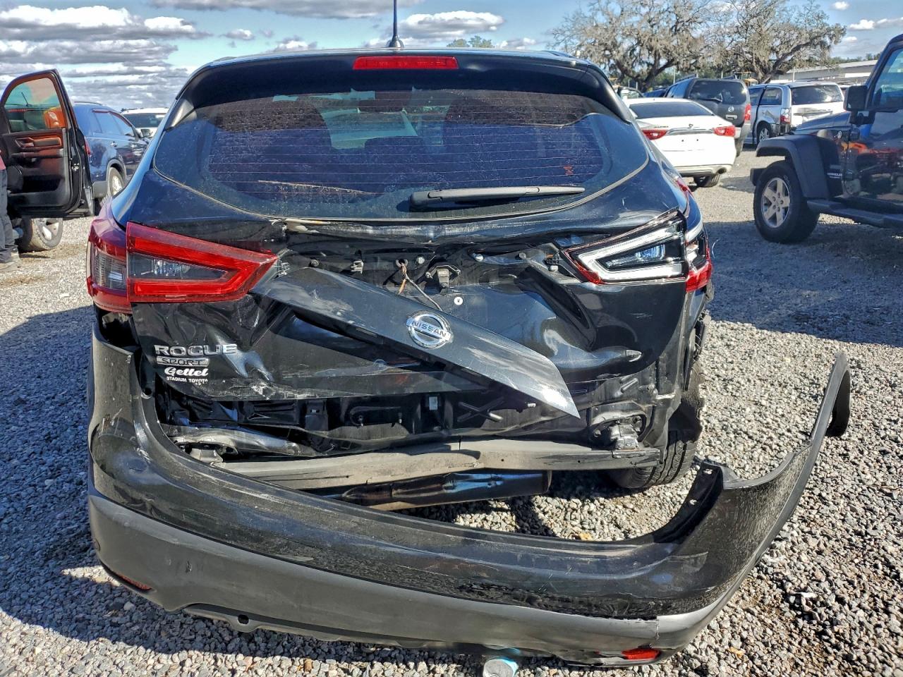 2020 NISSAN ROGUE SPORT S photo 6