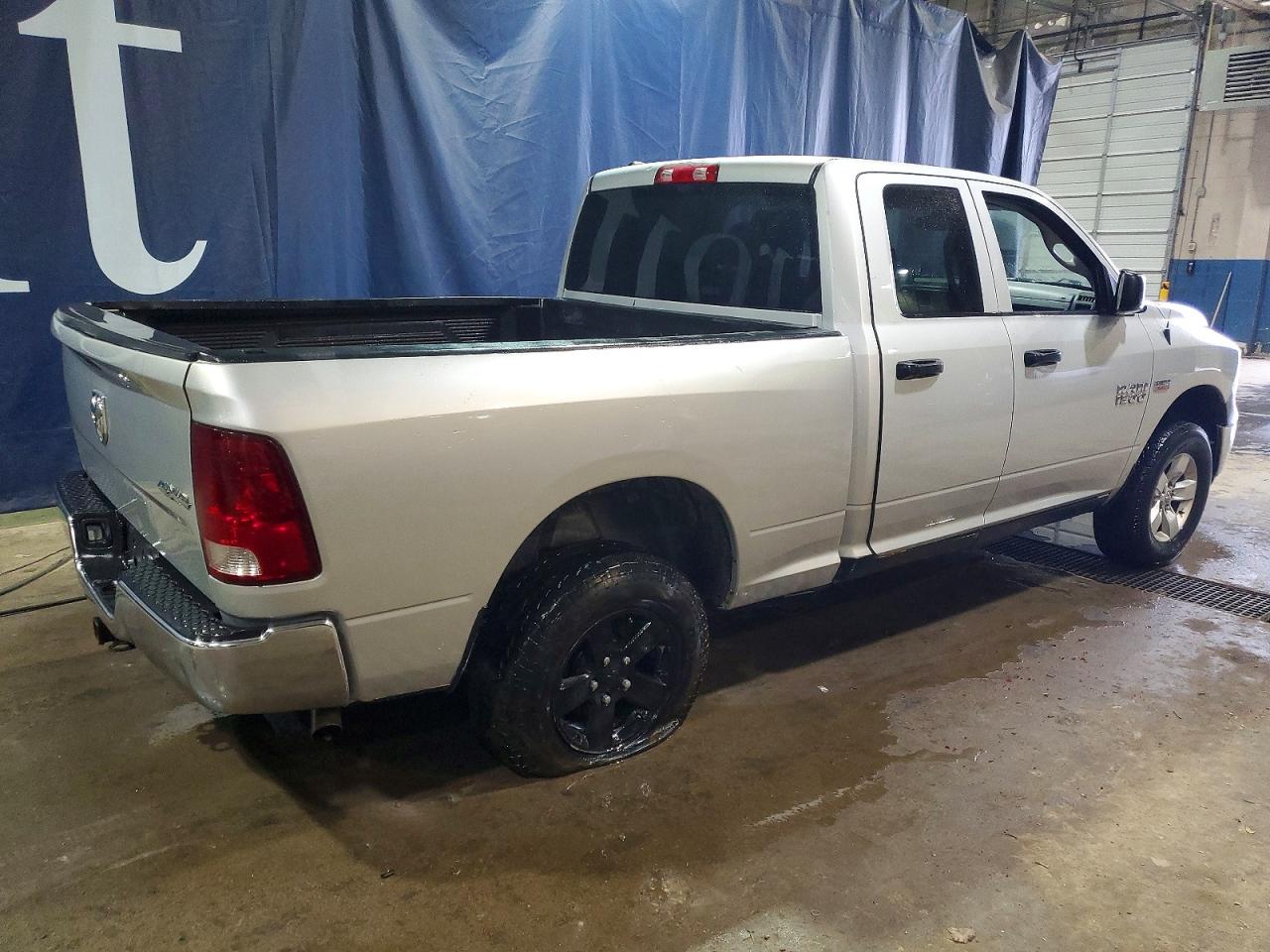 2017 RAM 1500 ST photo 3