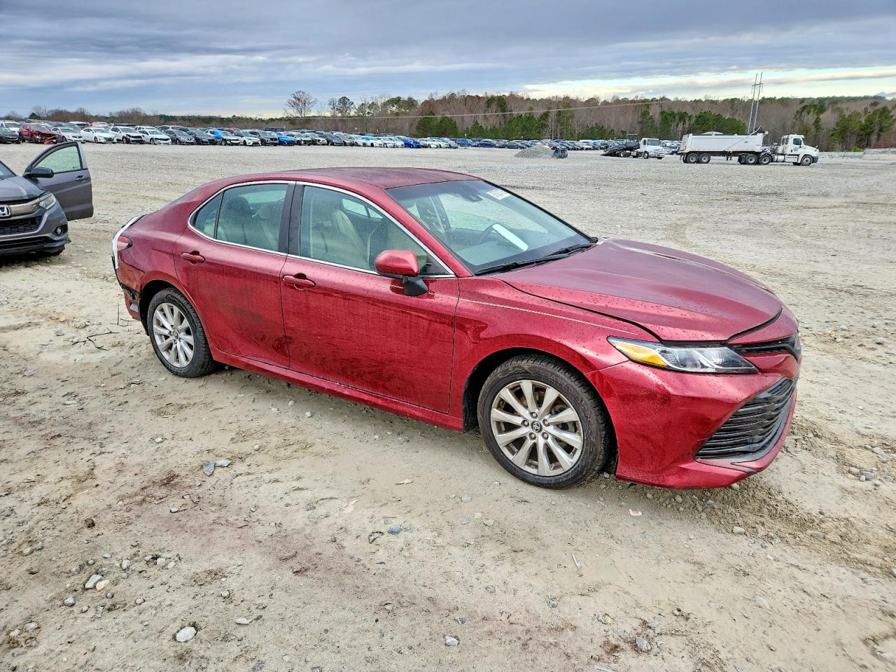 2018 TOYOTA CAMRY L photo 10