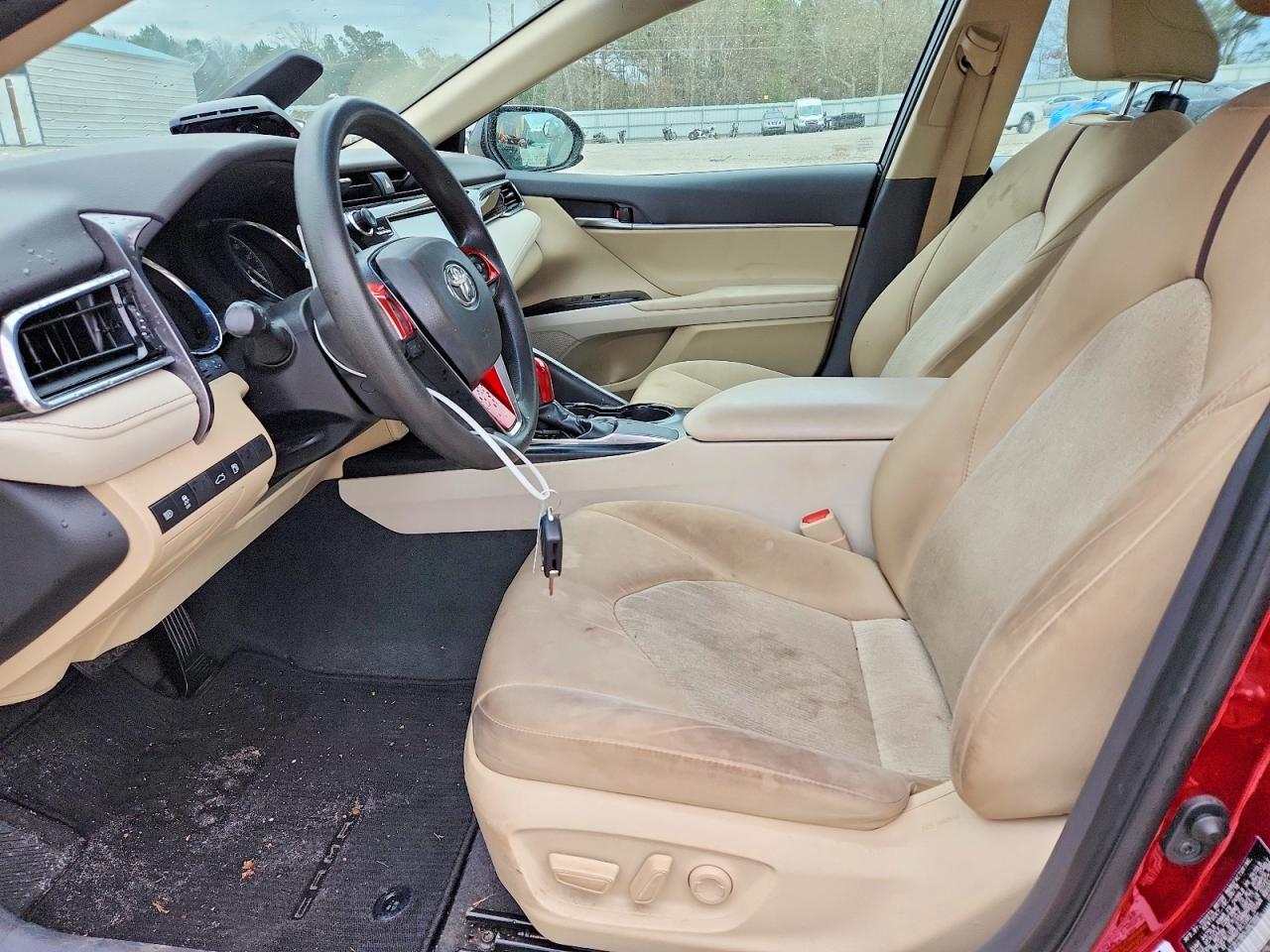 2018 TOYOTA CAMRY L photo 19