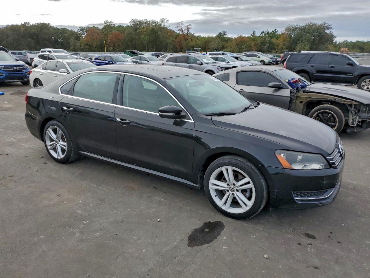 2014 VOLKSWAGEN PASSAT SE photo 4