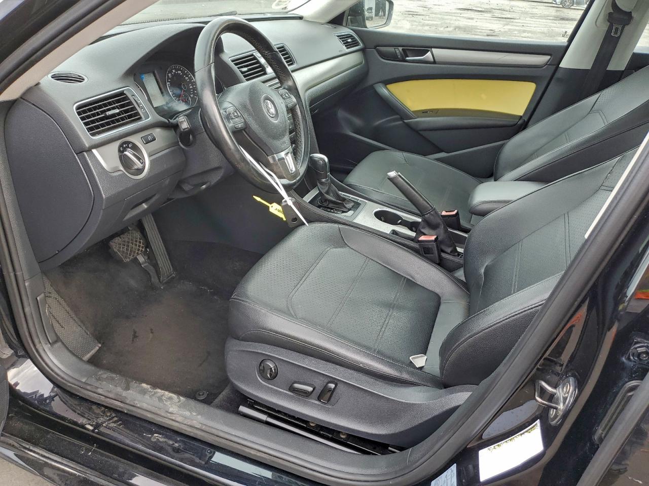 2014 VOLKSWAGEN PASSAT SE photo 7
