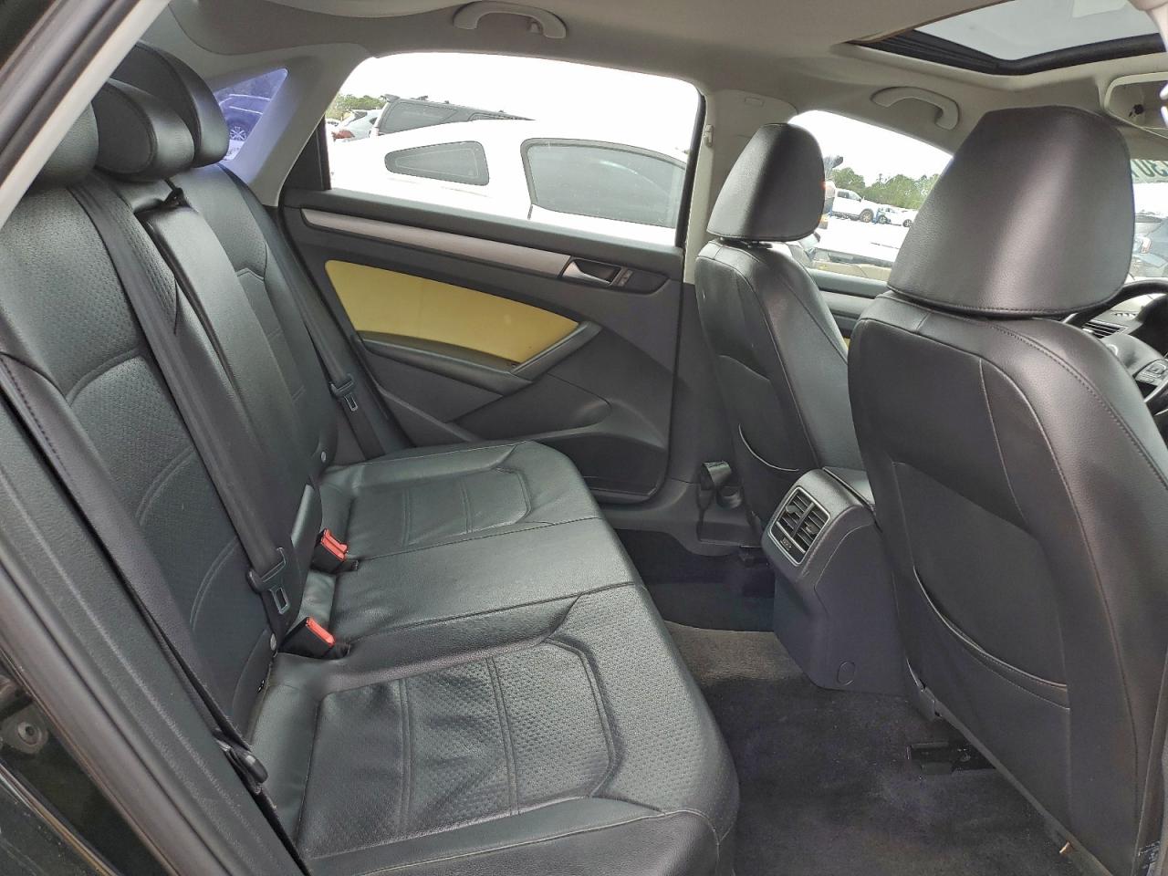 2014 VOLKSWAGEN PASSAT SE photo 10