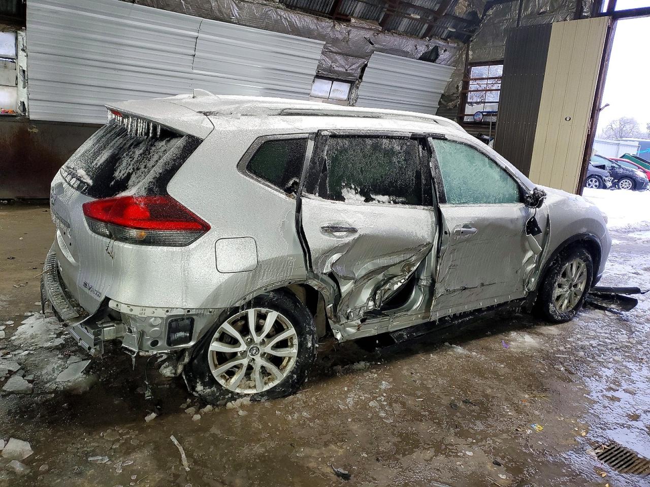 2018 NISSAN ROGUE S photo 3