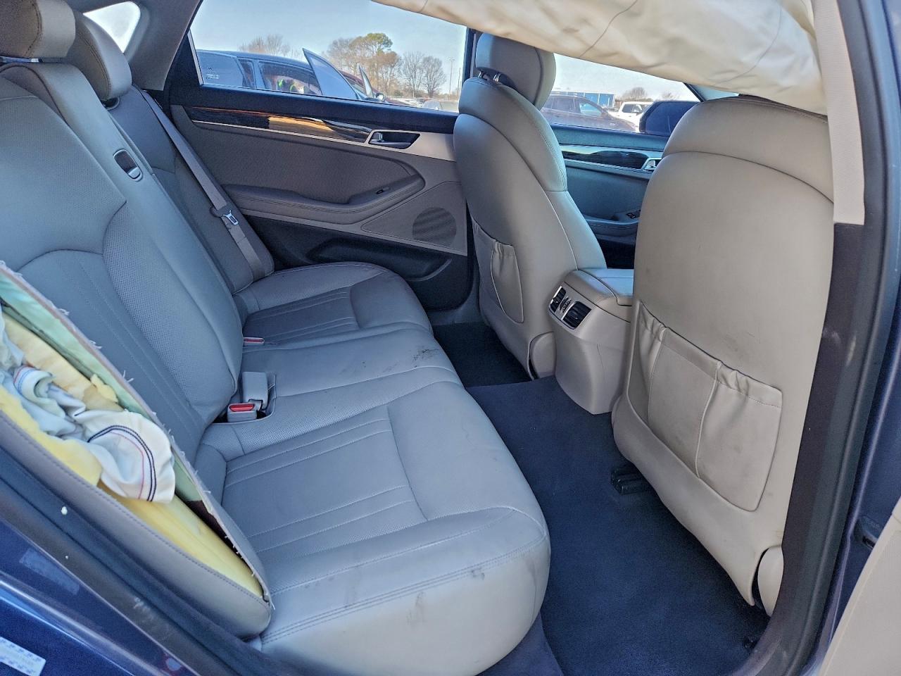2015 HYUNDAI GENESIS 3.8L photo 19