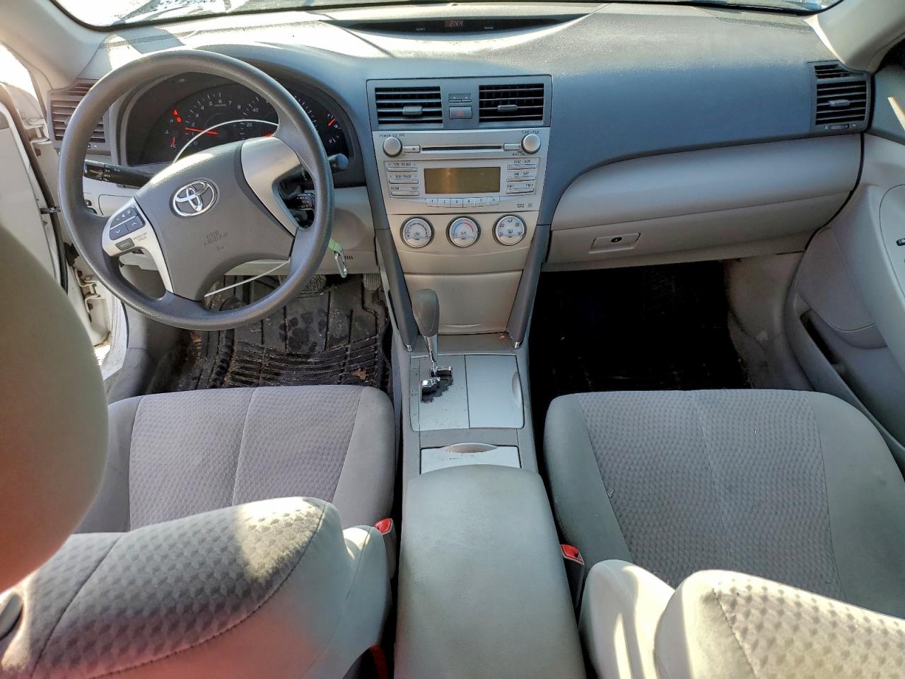 2011 TOYOTA CAMRY BASE photo 8