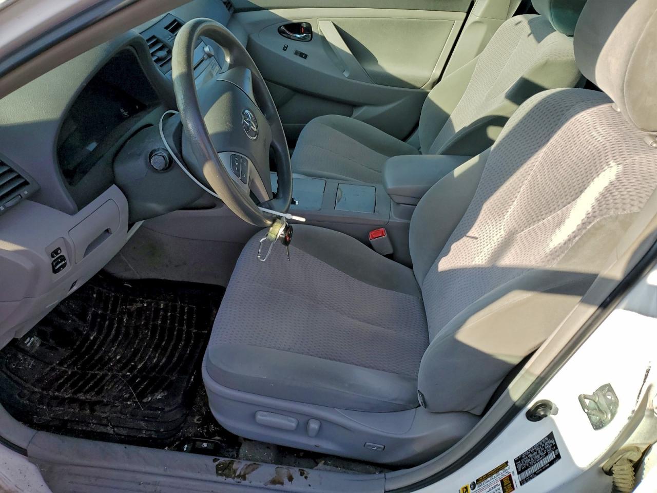 2011 TOYOTA CAMRY BASE photo 7