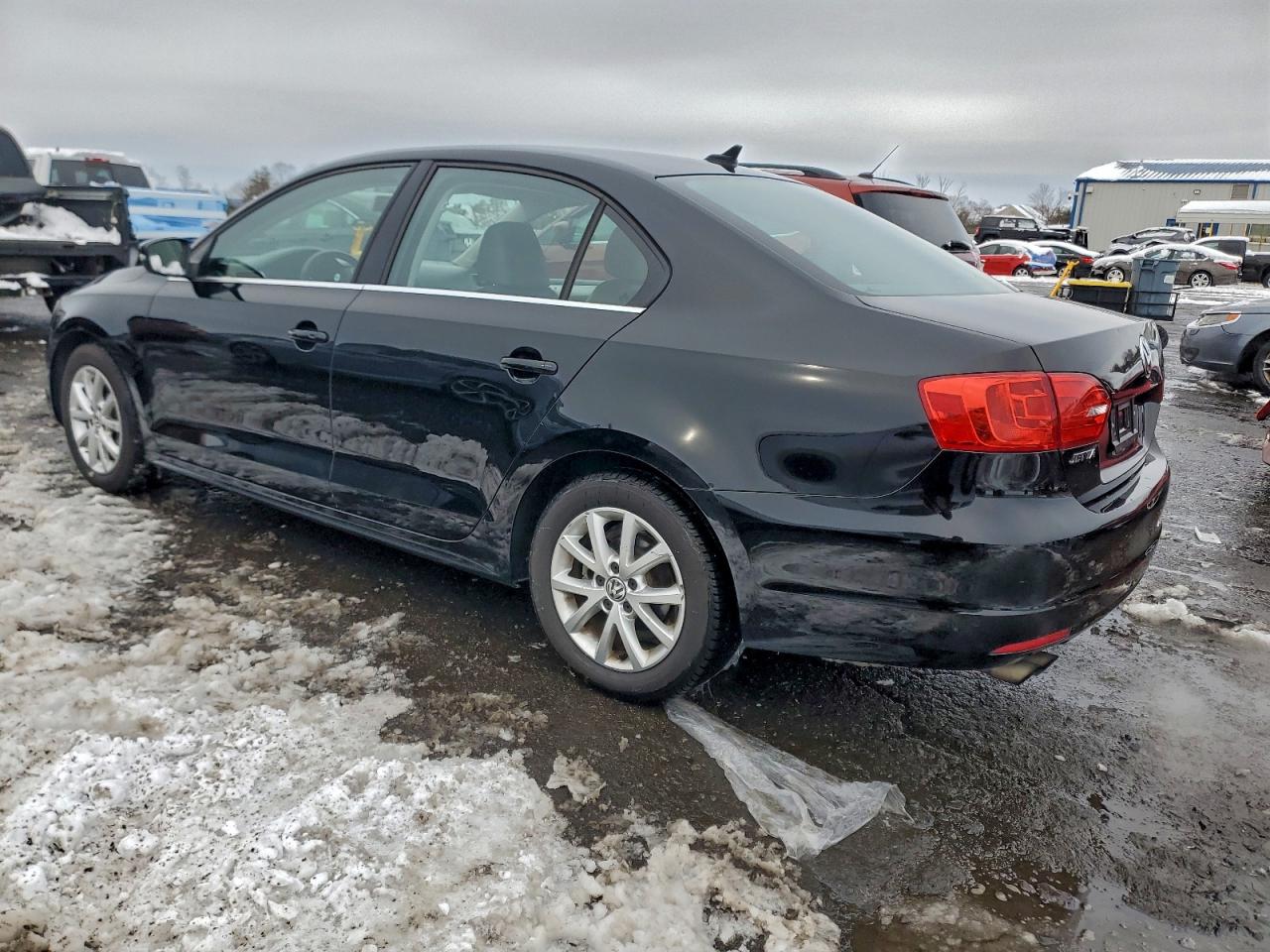 2014 VOLKSWAGEN JETTA SE photo 2