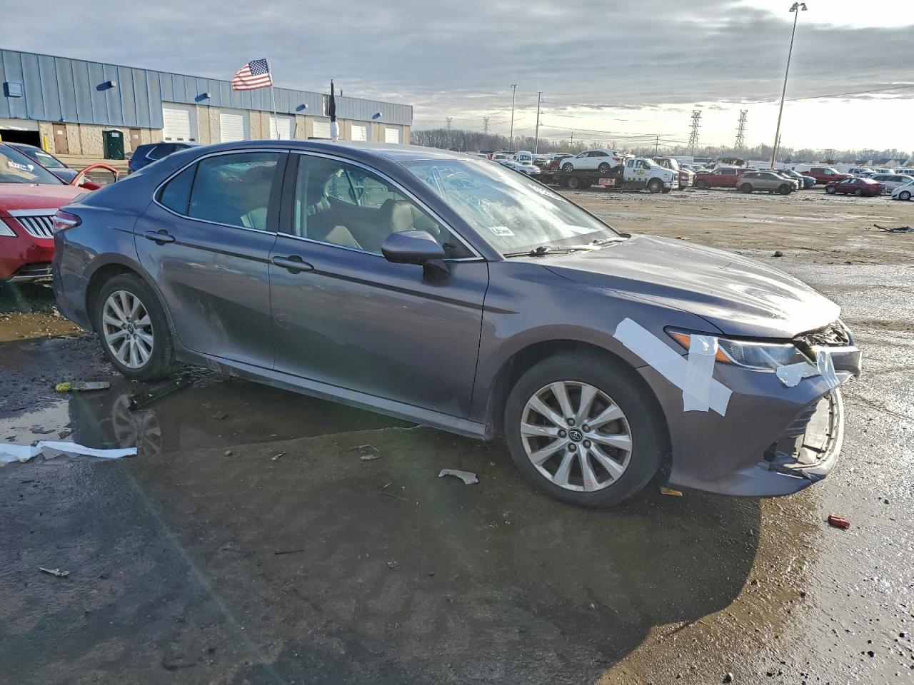 2020 TOYOTA CAMRY LE photo 4
